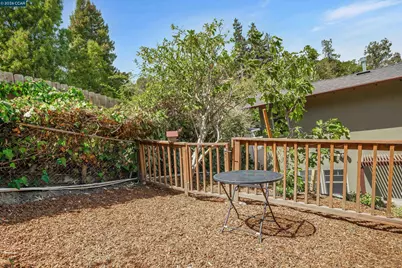 10 Green St, Martinez, CA 94553 - Photo 29