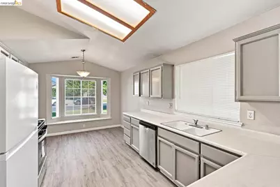 2008 Gordon Verner Cir, Stockton, CA 95206 - Photo 9