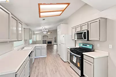 2008 Gordon Verner Cir, Stockton, CA 95206 - Photo 11