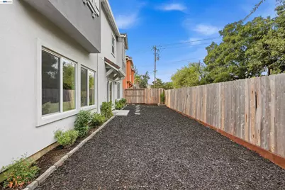 2722 Cowell Rd, Concord, CA 94518 - Photo 39