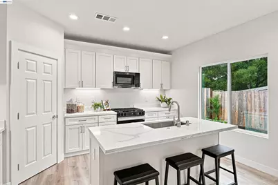 2722 Cowell Rd, Concord, CA 94518 - Photo 11