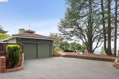 13474 Skyline Blvd, Oakland, CA 94619 - Photo 49