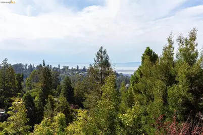 1999 Gaspar Dr, Oakland, CA 94611 - Photo 33