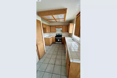 2149 Stormy Creek Ct, Stockton, CA 95206 - Photo 3