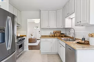3051 Parker Ave, Oakland, CA 94605 - Photo 11