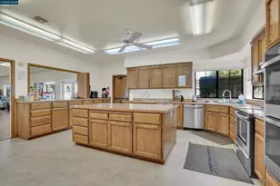 1840 Paris Ln, Antioch, CA 94509 - Photo 37