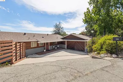 3353 Burdeck Dr, Oakland, CA 94602 - Photo 11