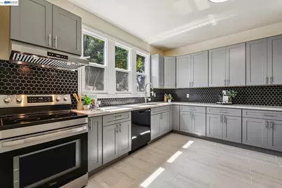 6031 Camden St, Oakland, CA 94605 - Photo 17