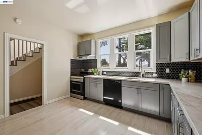 6031 Camden St, Oakland, CA 94605 - Photo 19