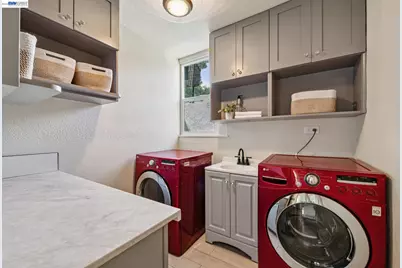 6031 Camden St, Oakland, CA 94605 - Photo 23