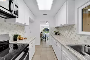 1300 Trembath Ln, Antioch, CA 94509 - Photo 21