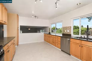 1325 New Hampshire Dr, Concord, CA 94521 - Photo 13