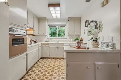4847 Beckham Court, Concord, CA 94521 - Photo 9