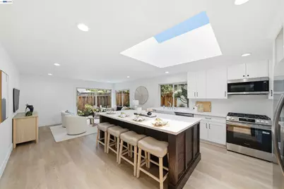 7516 Olive Dr, Pleasanton, CA 94588 - Photo 9