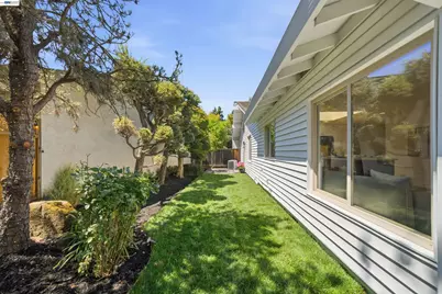 7516 Olive Dr, Pleasanton, CA 94588 - Photo 17