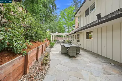 2516 Roundhill Dr, Alamo, CA 94507 - Photo 29