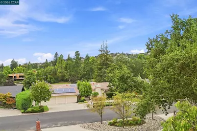 2516 Roundhill Dr, Alamo, CA 94507 - Photo 5