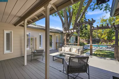 148 Roslyn Dr, Concord, CA 94518 - Photo 27