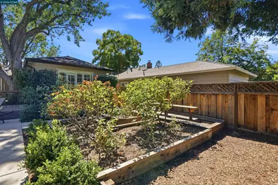 148 Roslyn Dr, Concord, CA 94518 - Photo 37