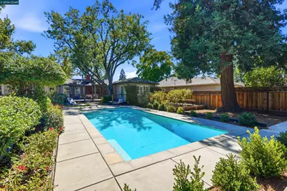 148 Roslyn Dr, Concord, CA 94518 - Photo 35