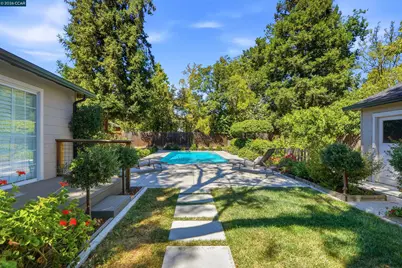148 Roslyn Dr, Concord, CA 94518 - Photo 33