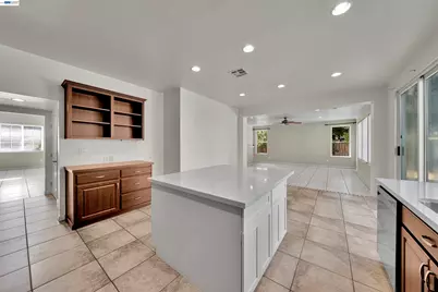 10324 Almanor Cir, Stockton, CA 95219 - Photo 9