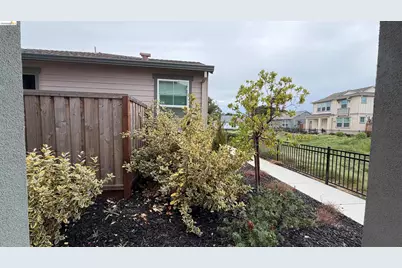 215 Manatee, Suisun City, CA 94585 - Photo 43