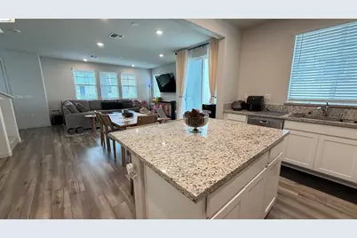 215 Manatee, Suisun City, CA 94585 - Photo 15