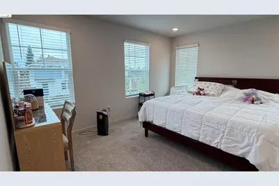 215 Manatee, Suisun City, CA 94585 - Photo 39