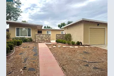 176 Sequoia Dr, Pittsburg, CA 94565 - Photo 1