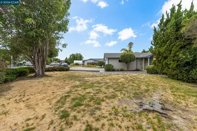 7601 Redbud Ct, Newark, CA 94560 - Photo 5