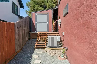 2554 Holly View Ct, Martinez, CA 94553 - Photo 45