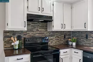 2554 Holly View Ct, Martinez, CA 94553 - Photo 15