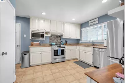 1400 Wagoner Dr, Livermore, CA 94550 - Photo 7
