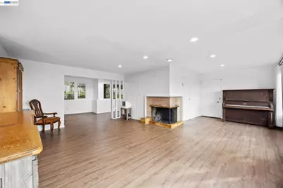 1012 Contra Costa Dr, El Cerrito, CA 94530 - Photo 11