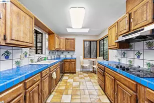 1012 Contra Costa Dr, El Cerrito, CA 94530 - Photo 15