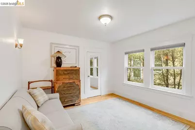 571 Athol, Oakland, CA 94606 - Photo 9