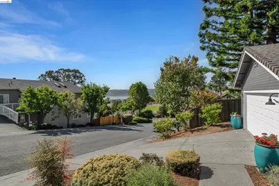 1835 Mountview Ter, Benicia, CA 94510 - Photo 29