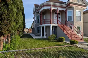 1086 66th St, Oakland, CA 94608 - Photo 3