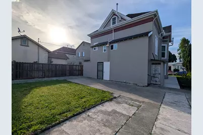 1086 66th St, Oakland, CA 94608 - Photo 7