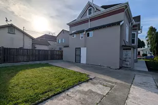 1086 66th St, Oakland, CA 94608 - Photo 7