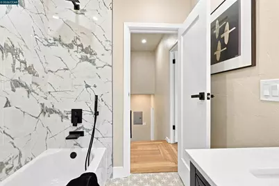 5672 Carberry Avenue, Oakland, CA 94609 - Photo 23