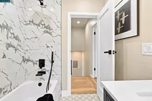 5672 Carberry Ave, Oakland, CA 94609 - Photo 23