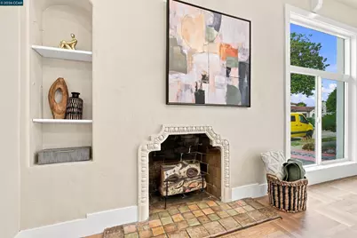 5672 Carberry Avenue, Oakland, CA 94609 - Photo 7