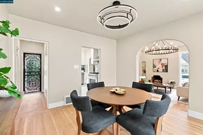 5672 Carberry Avenue, Oakland, CA 94609 - Photo 17