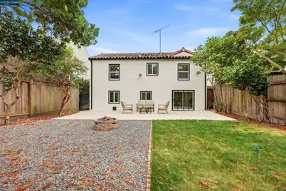 5672 Carberry Avenue, Oakland, CA 94609 - Photo 47