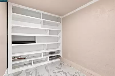 5672 Carberry Avenue, Oakland, CA 94609 - Photo 33