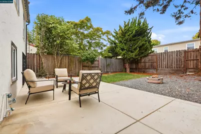 5672 Carberry Avenue, Oakland, CA 94609 - Photo 43