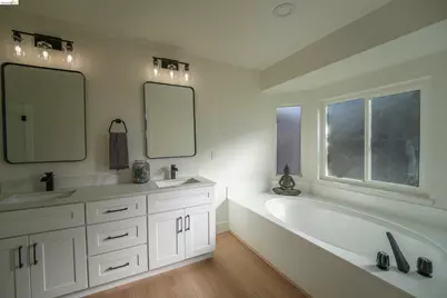 1650 Riverlake Rd, Discovery Bay, CA 94505 - Photo 9