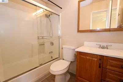 16006 E.14th Street #204, Ashland, CA 94578 - Photo 9